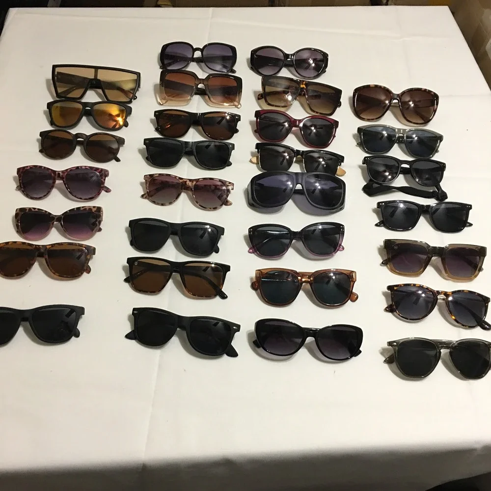 Lot of 30 Unbranded Sunglasses Unisex One Size Multicolor Mixed Styles